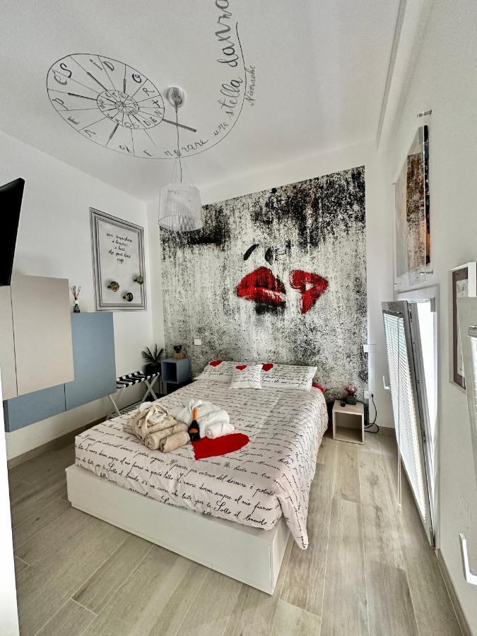 Bed Art Relaxing Suite - Appartamento Con Sauna Love Suite Gallery ซัน เบเนเดตโต เดล ตรอนโต ภายนอก รูปภาพ