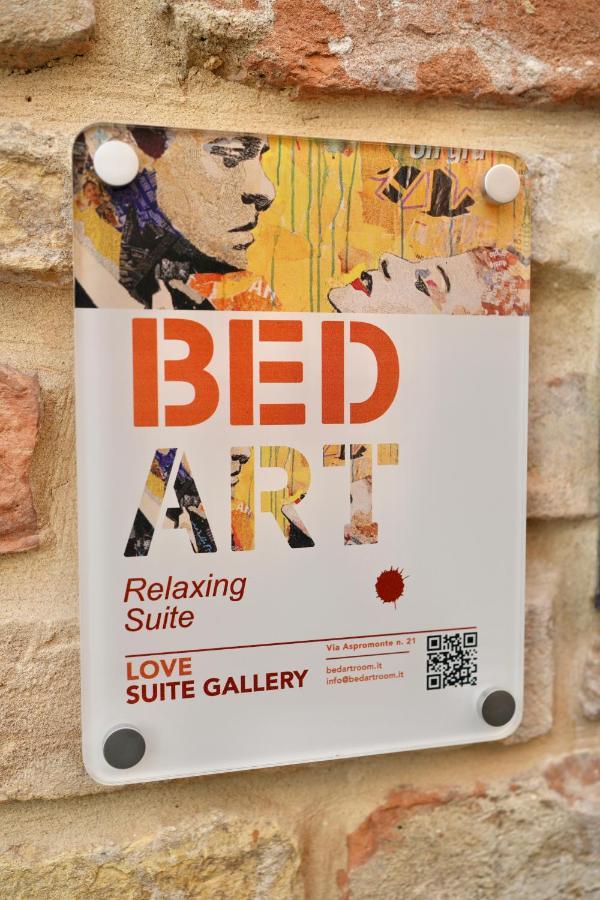 Bed Art Relaxing Suite - Appartamento Con Sauna Love Suite Gallery ซัน เบเนเดตโต เดล ตรอนโต ภายนอก รูปภาพ
